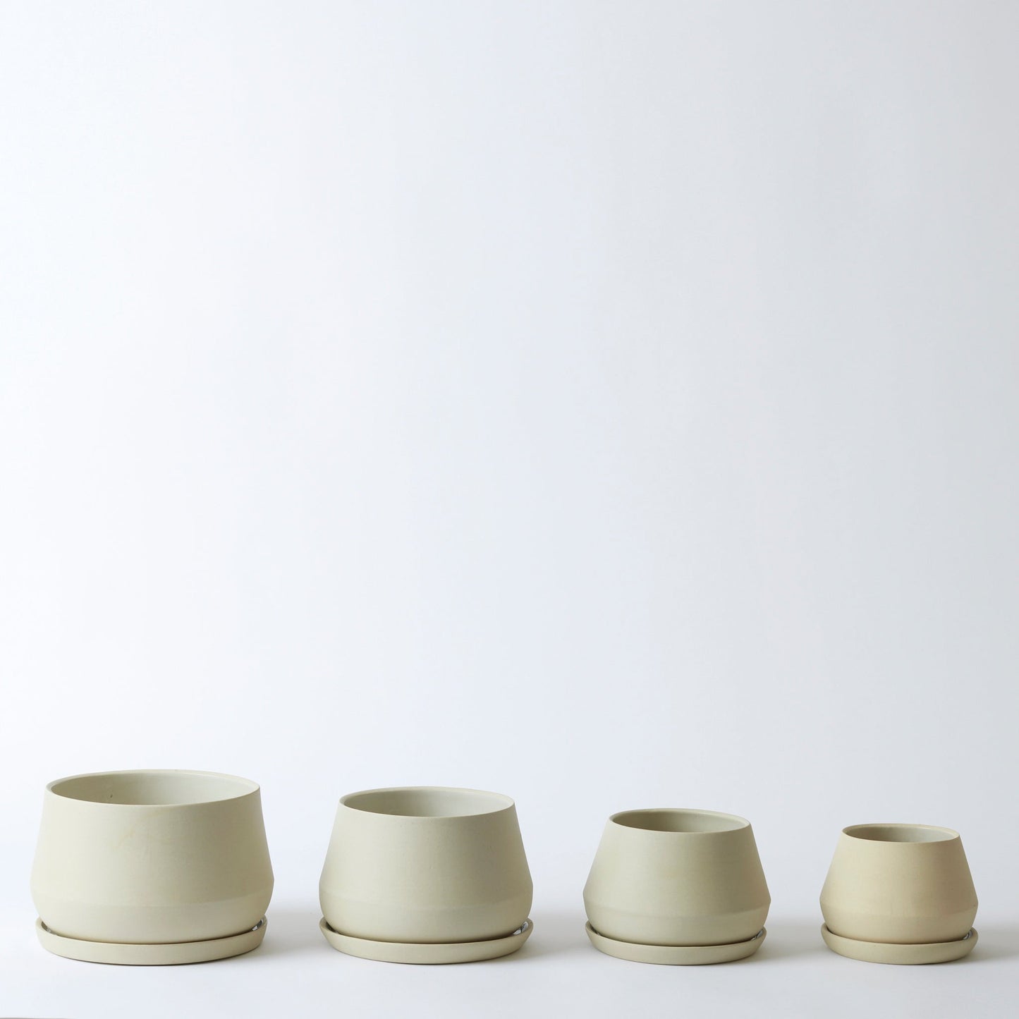 Rancho Planter - 8 Inch with Saucer